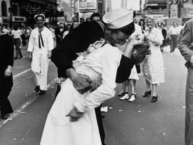 Cosa c'è di strano in questa famosa fotografia?